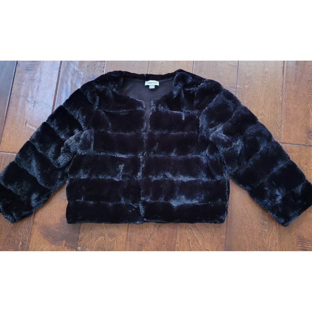 Calvin Klein Womens Black Faux Fur Cropped Jacket Tiered Open Front M Mob Wife